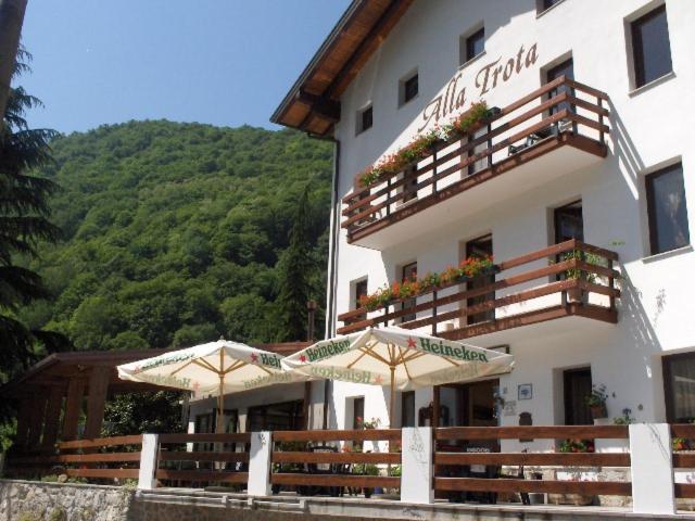 Albergo Alla Trota 풀페로 외부 사진